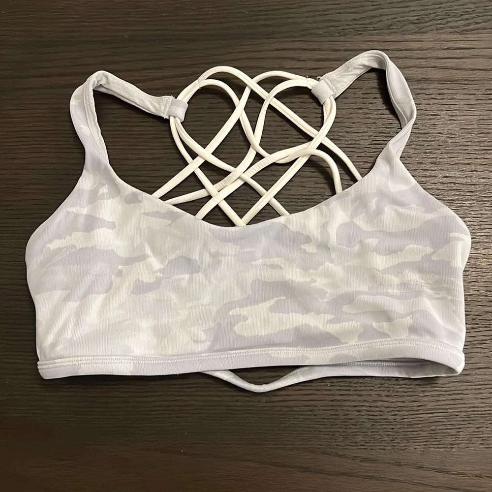 Lululemon free to be wild sports bra sz 8